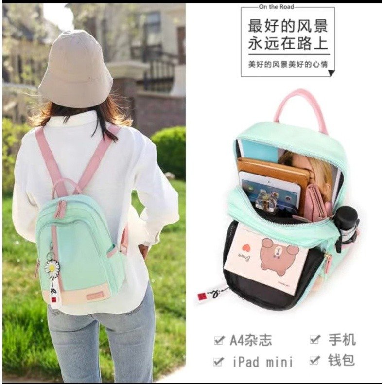Mochila Feminina Impermeável de Nylon com Chaveirinho verde - Imagem 2